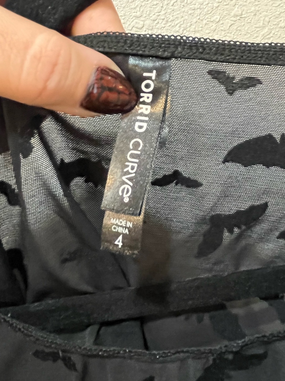 Torrid mesh bat crop top - Picture 6 of 6